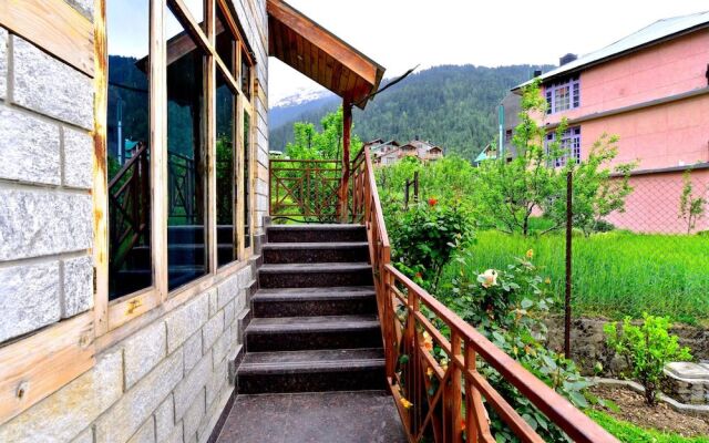 OYO 38759 Tara Cottages