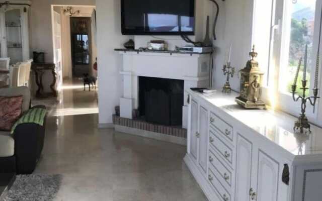 Boutique Guest Rooms