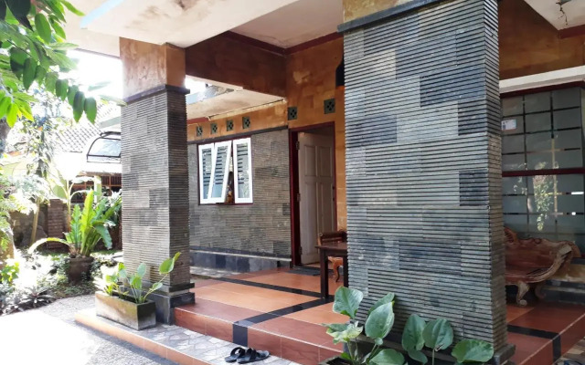 Manuh Guest House