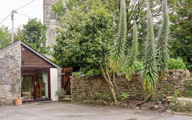 Lannlyvri Lodge