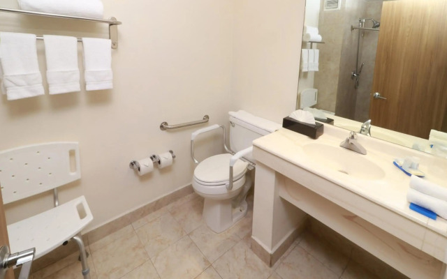 Holiday Inn Express Piedras Negras by IHG