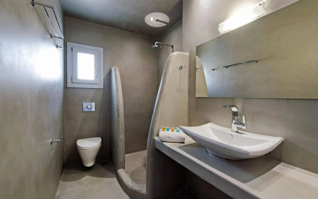 Central Fira Hotel