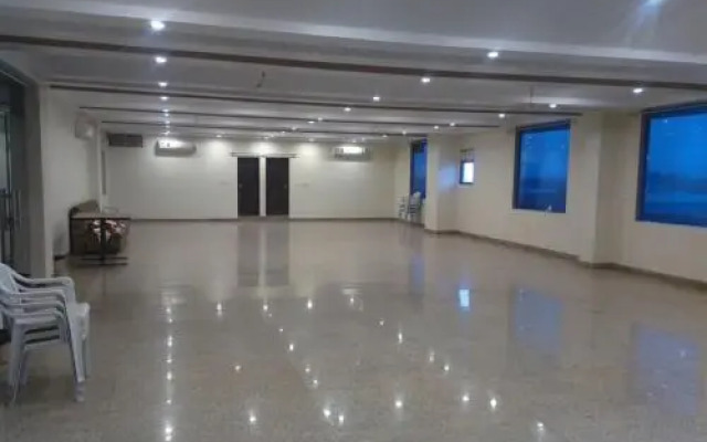 Hotel Sky Inn by OYO Rooms