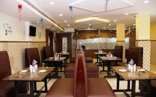 Poppys S.E.T Residency Kumbakonam.