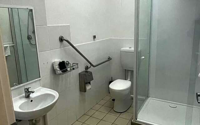 Budget Motel Rooms, 1Short St Morisset