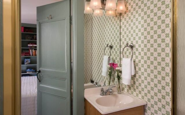 Waldo Emerson Inn