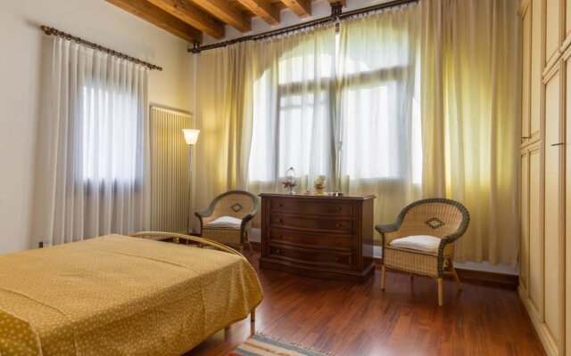 The Mulberries Three Bedroom and two Bathroom Apartment