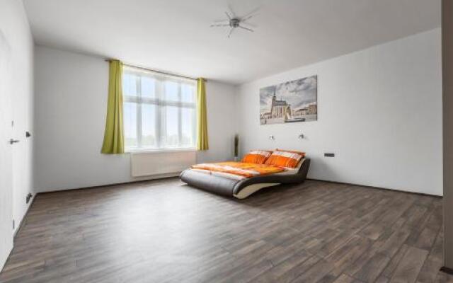 Apartsee Hálkova