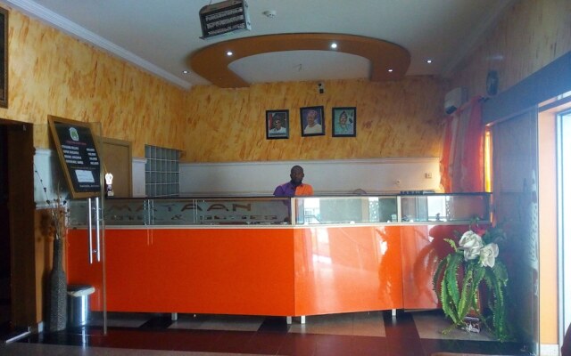 Mataan Hotel And Suites