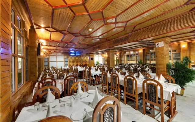The Explorers Inn Manali