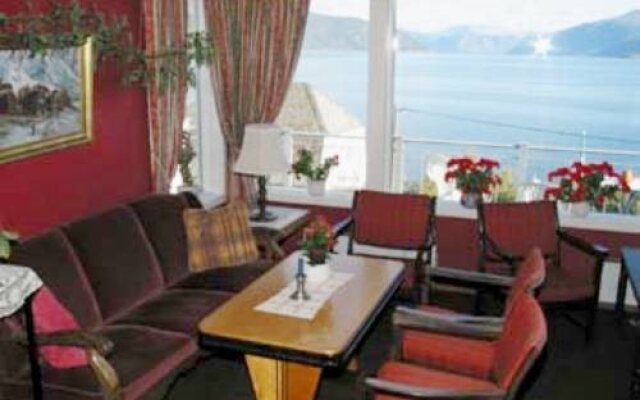 Midtnes Hotel