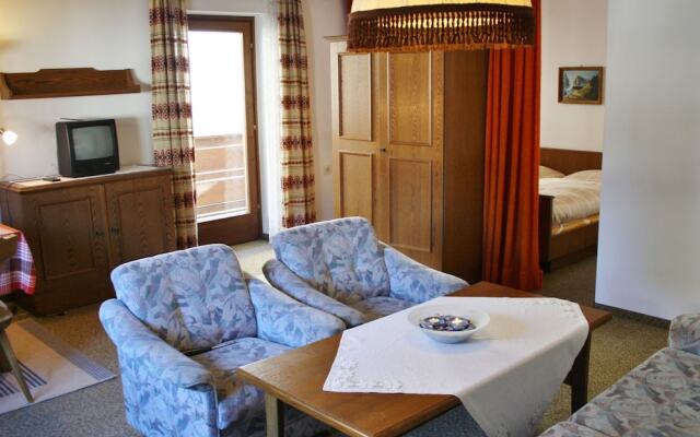 Cozy Apartment in Waidring Near Ski Area