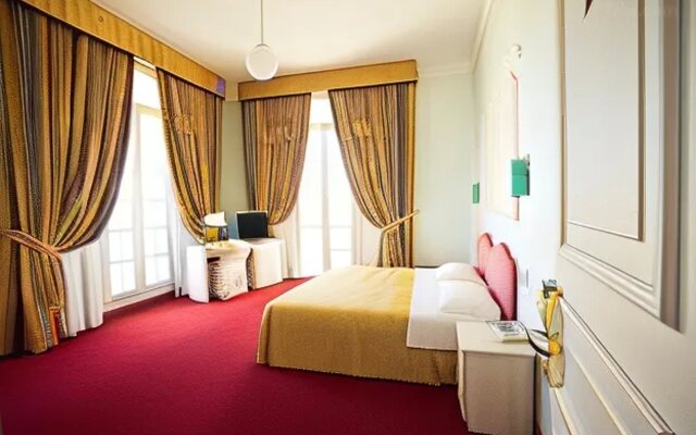 Grand Hotel