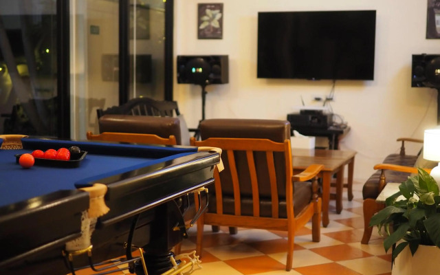Mangoes Guesthouse
