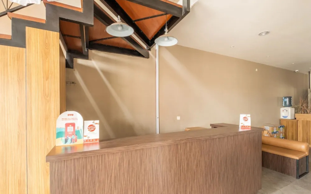 OYO 535 Cileunyi Residence