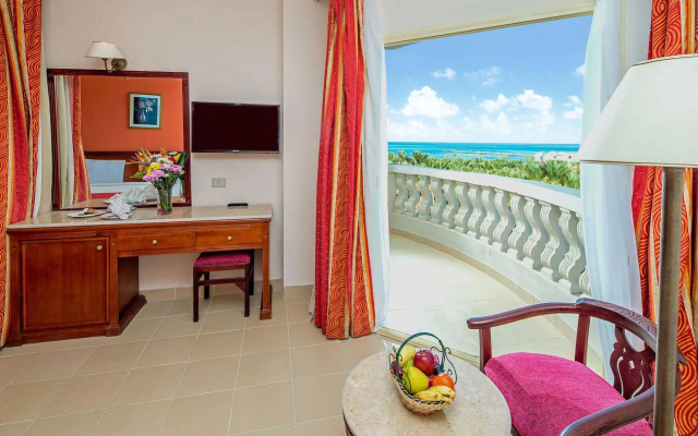Hawaii Le Jardin Aqua Resort - Families and Couples Only