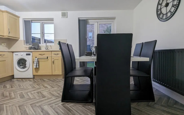 Leyland Road Retreat - 4 Bedroom House