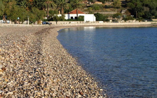 Seaside holiday house Cove Rogacic, Vis - 8887