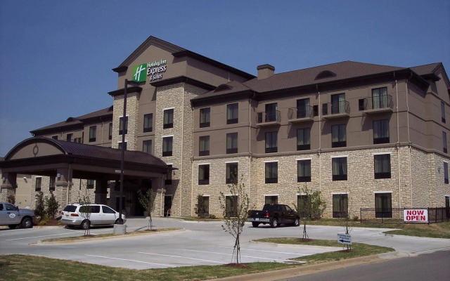Holiday Inn Express & Suites Conway by IHG