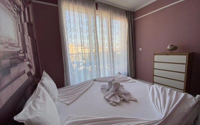 Private Cozy Apartment Admiral Plaza A 11