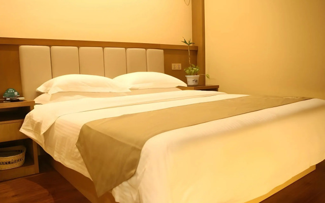 GreenTree Inn Nantong Rugao Zhongjiaomeilu City Express Hotel