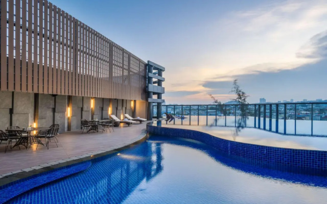 Grand Mercure Batam Centre