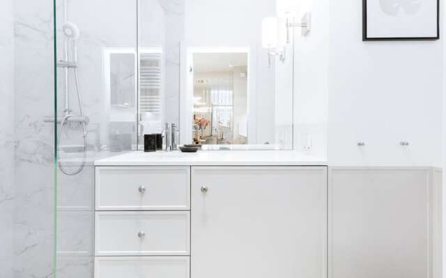 Mennica Residence Apartments by Renters