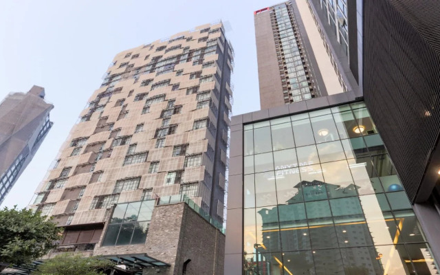 Proper Suites at Empire Damansara