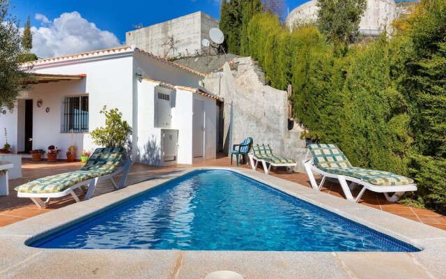 Rustic Holiday Home in Almuñecar with Private Swimming Pool
