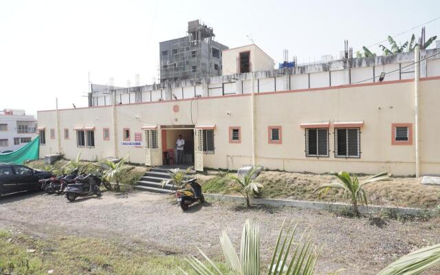 OYO 86266 Hotel Golden Lodge