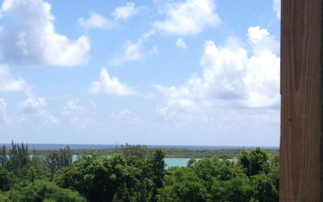 Savannah Hill by Eleuthera Vacation Rentals