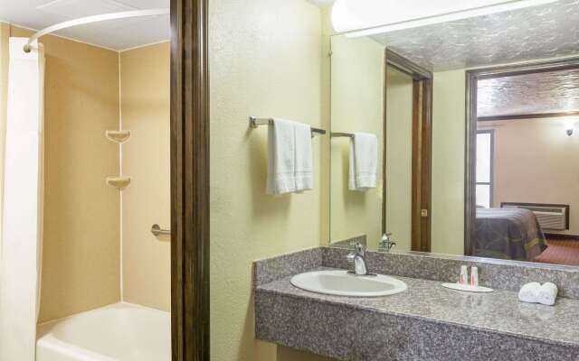 Super 8 by Wyndham Enid