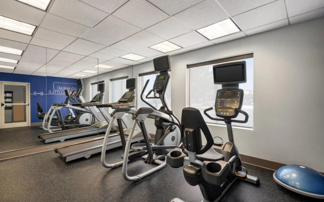 Holiday Inn Express Hotel & Suites Fredericksburg by IHG