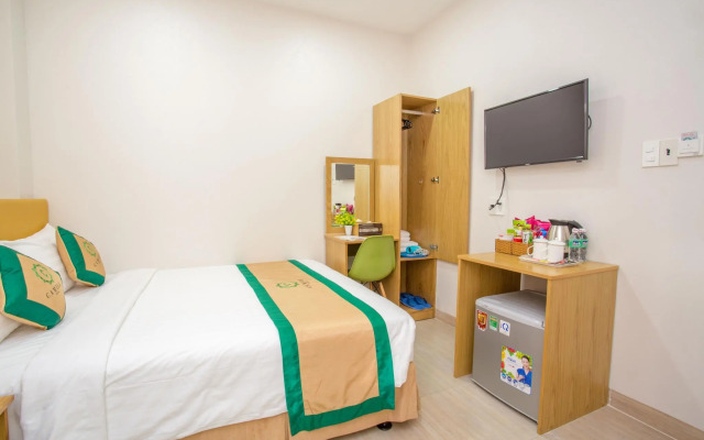 Camila Airport Hotel