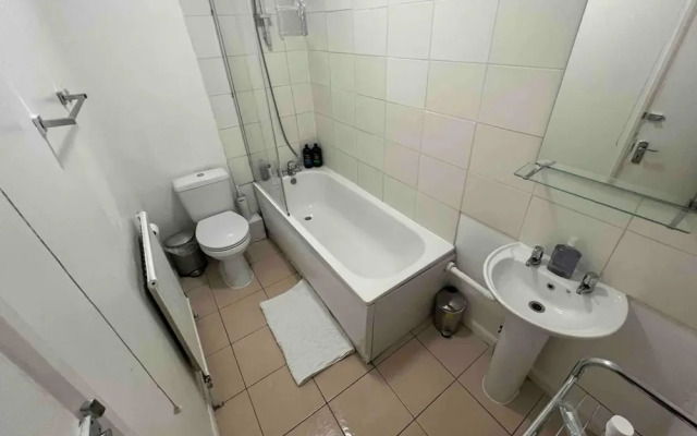 Private Rooms for 7 People With Bathroom