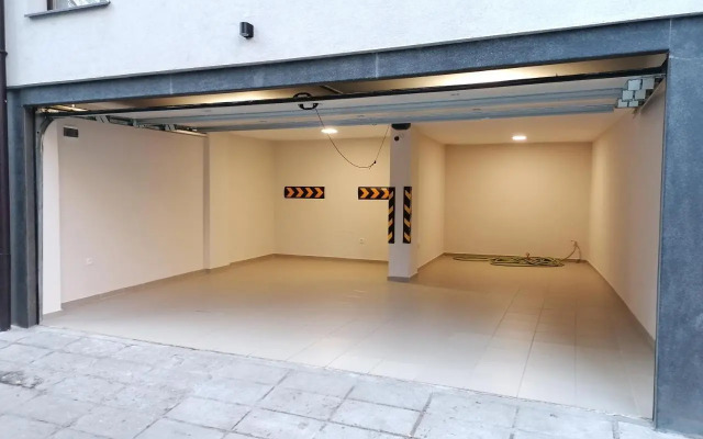 Noris Apart with Garage