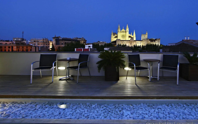 Petit Palace Hotel Tres