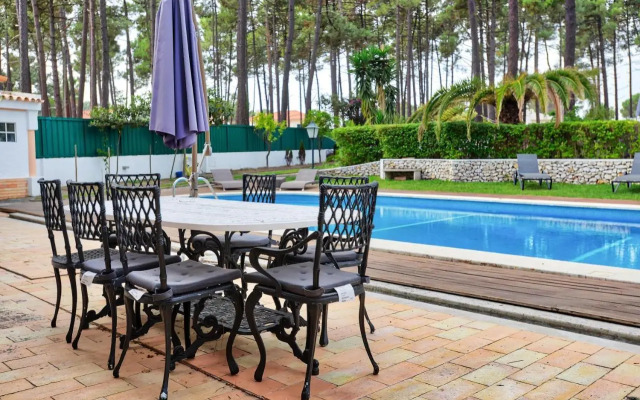 Verdizela Pool & Garden