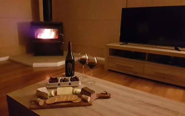 Jarrah Grove Forest Retreat - Adults Only