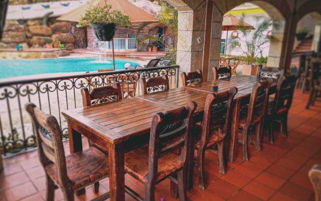 Hotel Las Rocas Resort