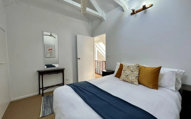 Charlesworth On The Park