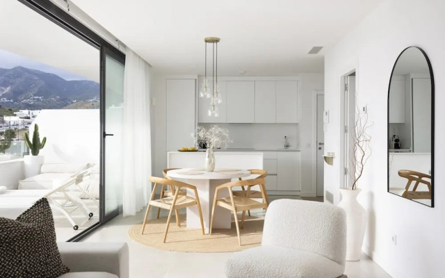 Stylish Luxury Suite With Terrace in Higueron