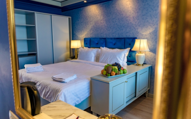 Phoenicia Blue View