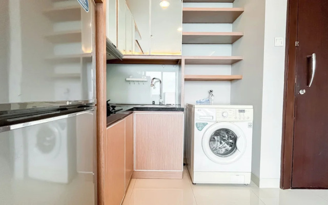 Spacious and Comfy Big Studio Apartment at Kemang Mansion