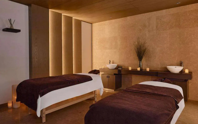Отель Hyatt Centric Cairo West