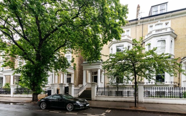 Modern Apartment Near Central London