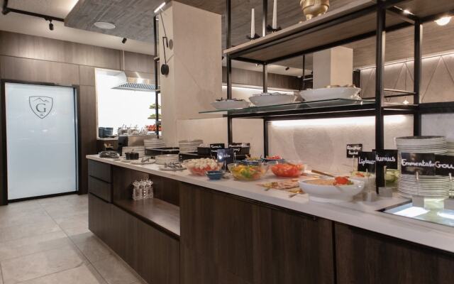 GLEMM by AvenidA Superior Hotel & Residences