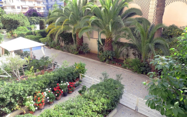 Park Promenade Terrasse by Nestor&Jeeves