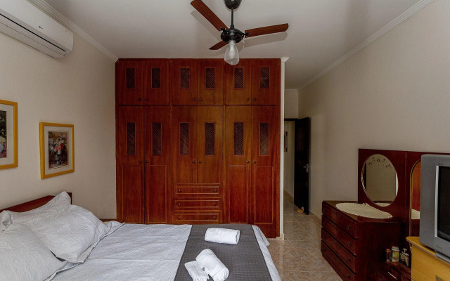 Casa com piscina e churrasqueira em Caraguatatuba