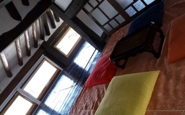 100 Korea House